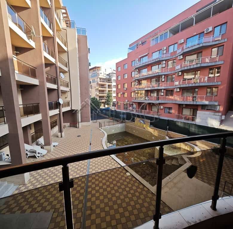 Apartment with pool view in Parus Complex, Pomorie, Bulgaria.