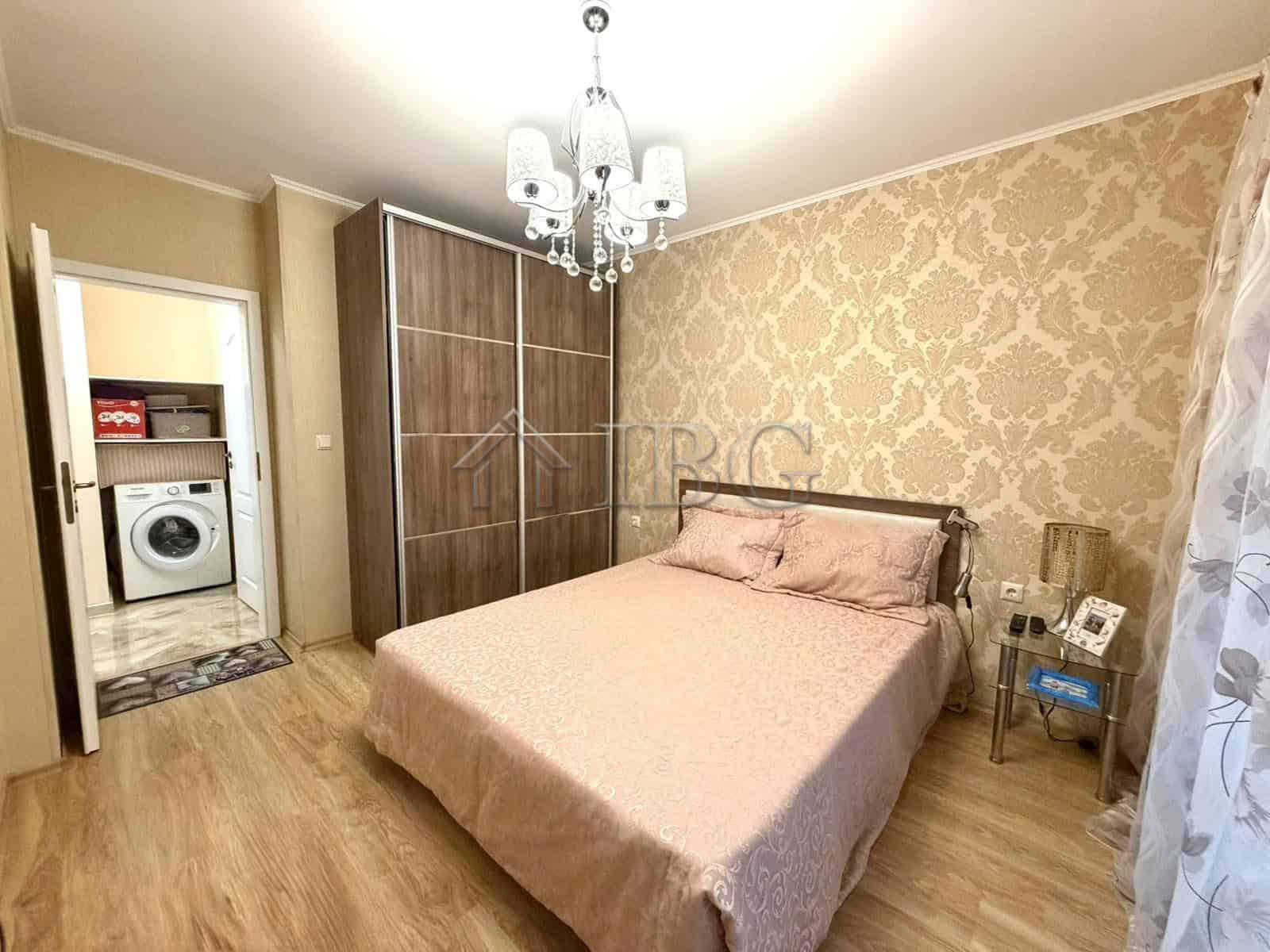 Spacious one-bedroom apartment with private park space in Venera Palace, Sunny Beach, offering comfo.