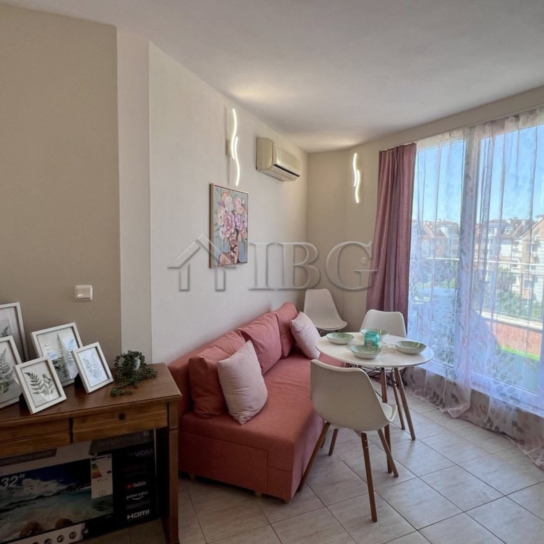 Charming one-bedroom apartment with pool view in Dolce Vita 2, Sveti Vlas, featuring modern decor an.