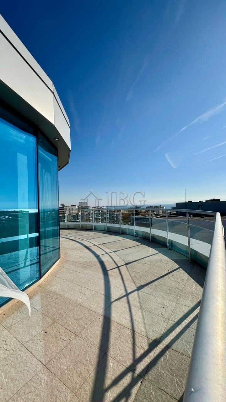 Balcony of a 237 sq. m. apartment offering stunning sea and pool views in Atlantis Resort & Spa, Sar.