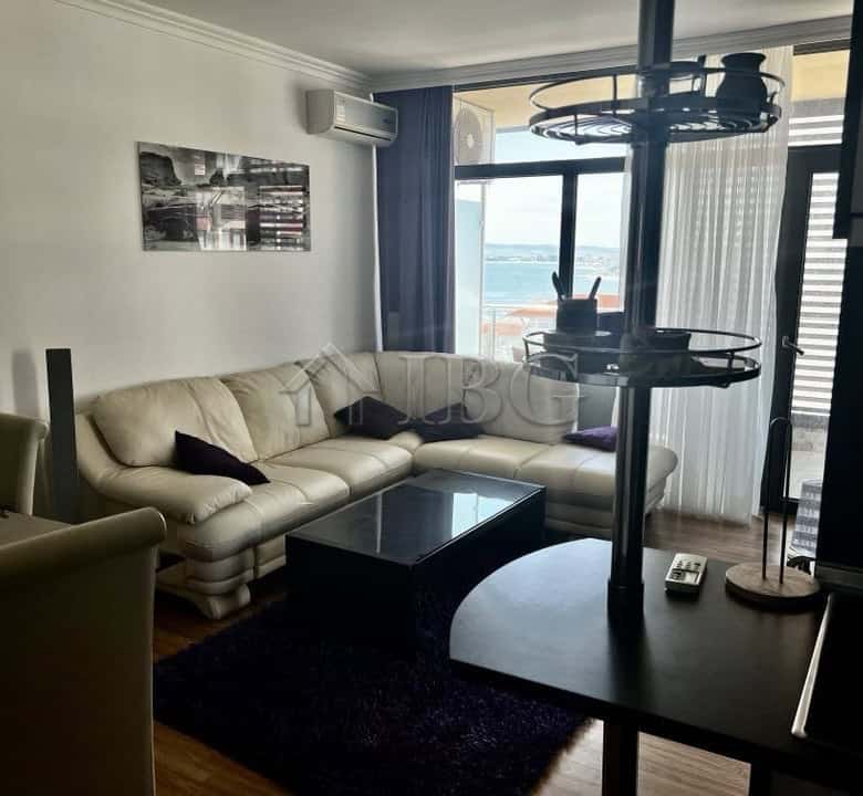 Bright living room with sea views and stylish furnishings in Dolce Vita 2.