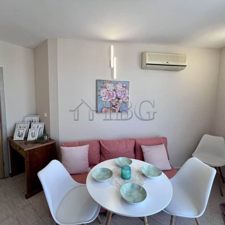 Comfortable 1-bedroom apartment with pool view in Dolce Vita 2, Sveti Vlas. Perfect for relaxing hol.