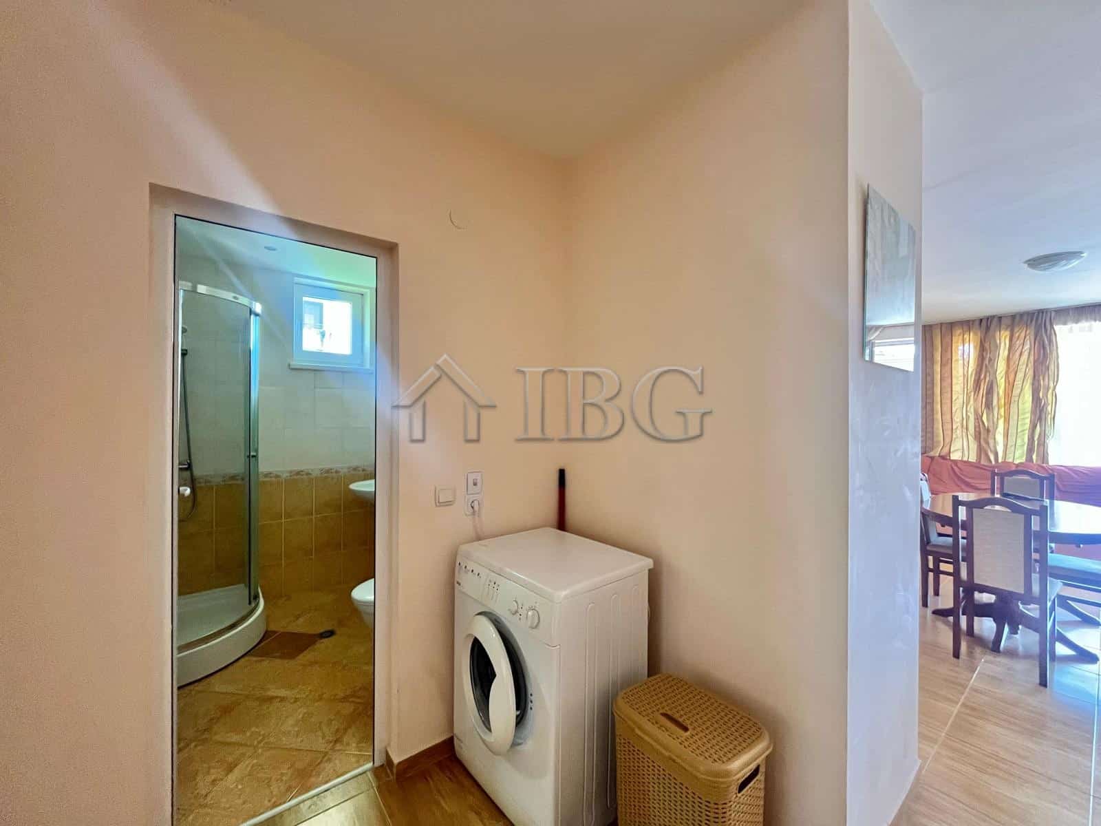 Modern bathroom with shower in Panorama Dreams apartment, Sveti Vlas.