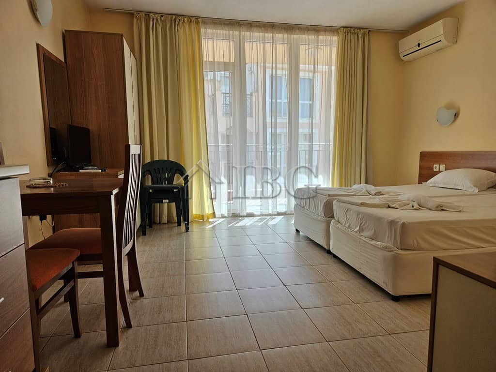 Bright furnished 42 sq. m. studio with balcony in Pollo Resort, Sunny Beach. Modern amenities and se.