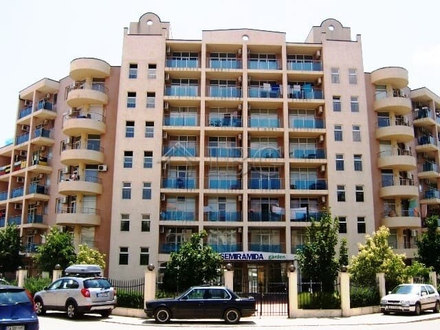 Apartment in Semiramida Gardens, Sunny Beach with spacious balconies and contemporary design.