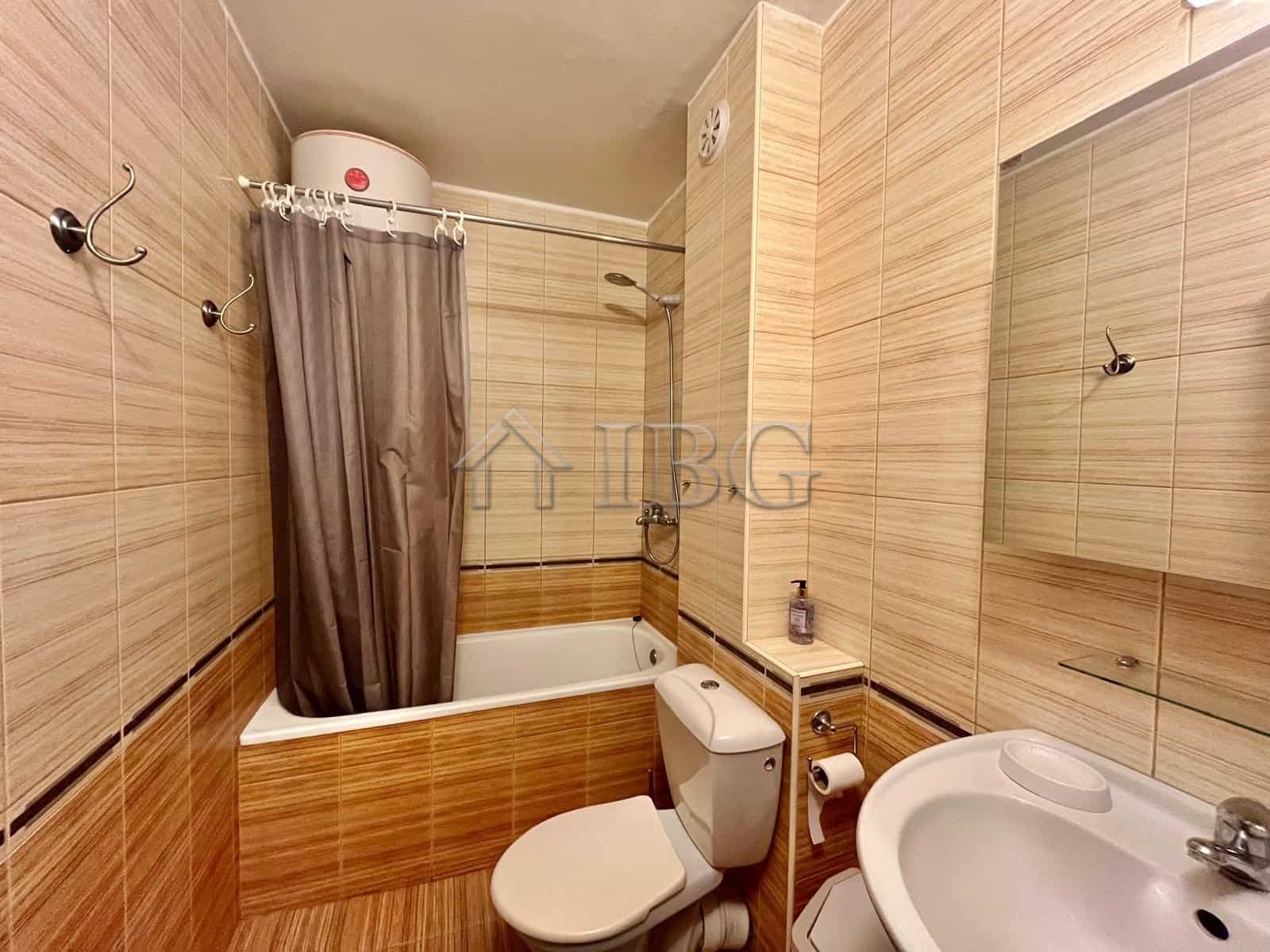 Bright 2-bedroom apartment with partial sea views in Sveti Vlas, Bulgaria. Modern bathroom and compa.