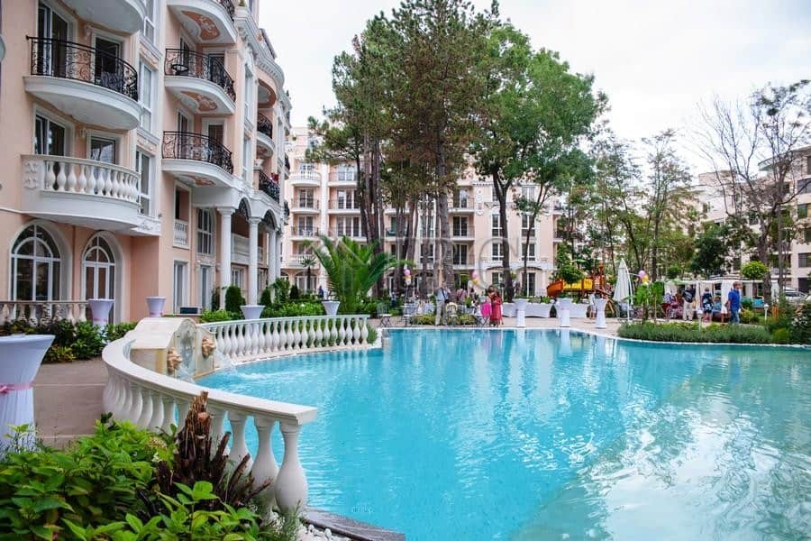 Modern apartment with pool view in Venera Palace, Sunny Beach. Perfect for comfortable living and re.