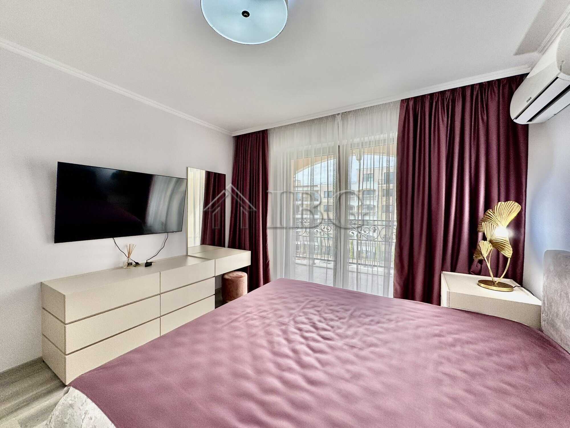 Spacious 2-bedroom apartment offering stunning sea and pool vistas in Valencia Gardens, Nessebar. Pe.