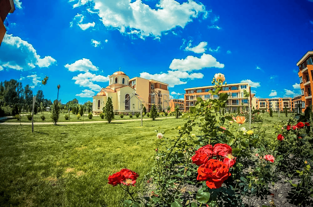 Bright studio apartment overlooking the pool at Orchid Fort Club, Sunny Beach. Perfect for relaxing.
