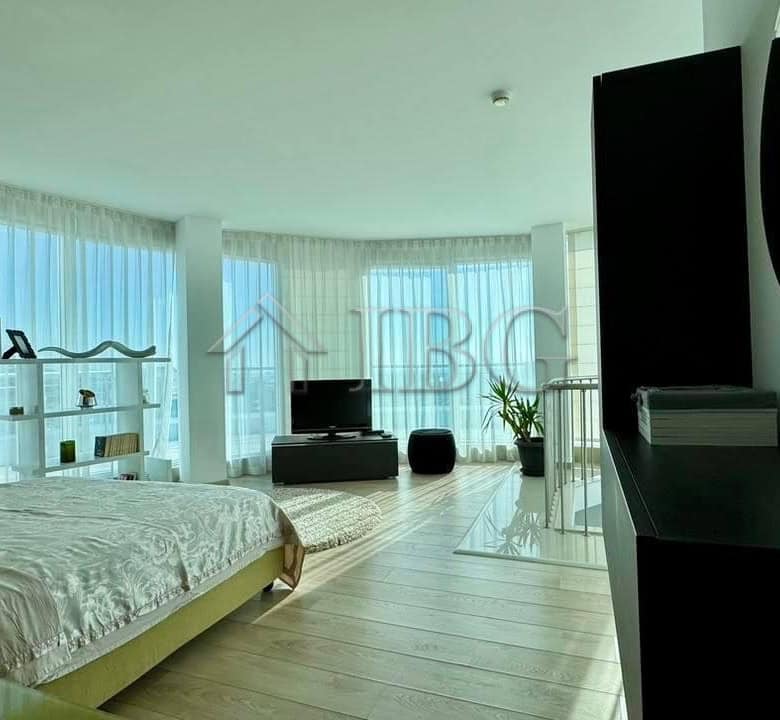 Sea view apartment with 2 bedrooms, modern interior, and access to pool in Sarafovo, Burgas.