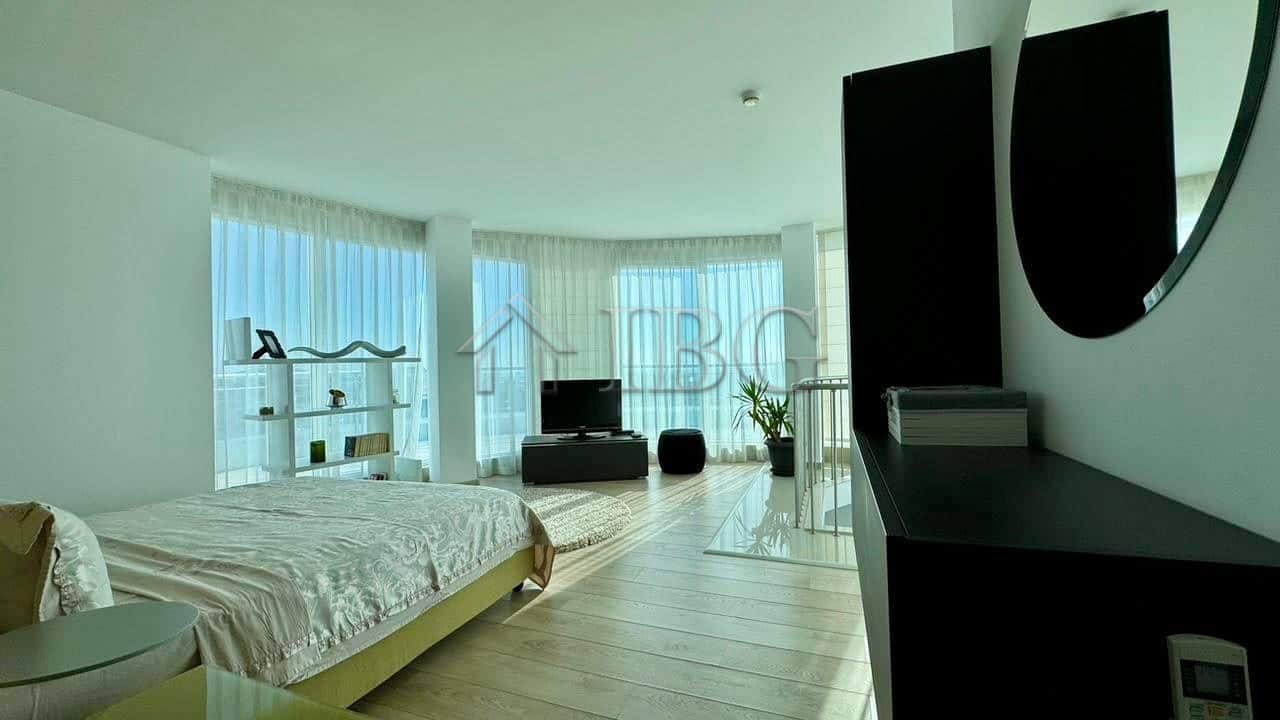 Sea view apartment with 2 bedrooms, modern interior, and access to pool in Sarafovo, Burgas.