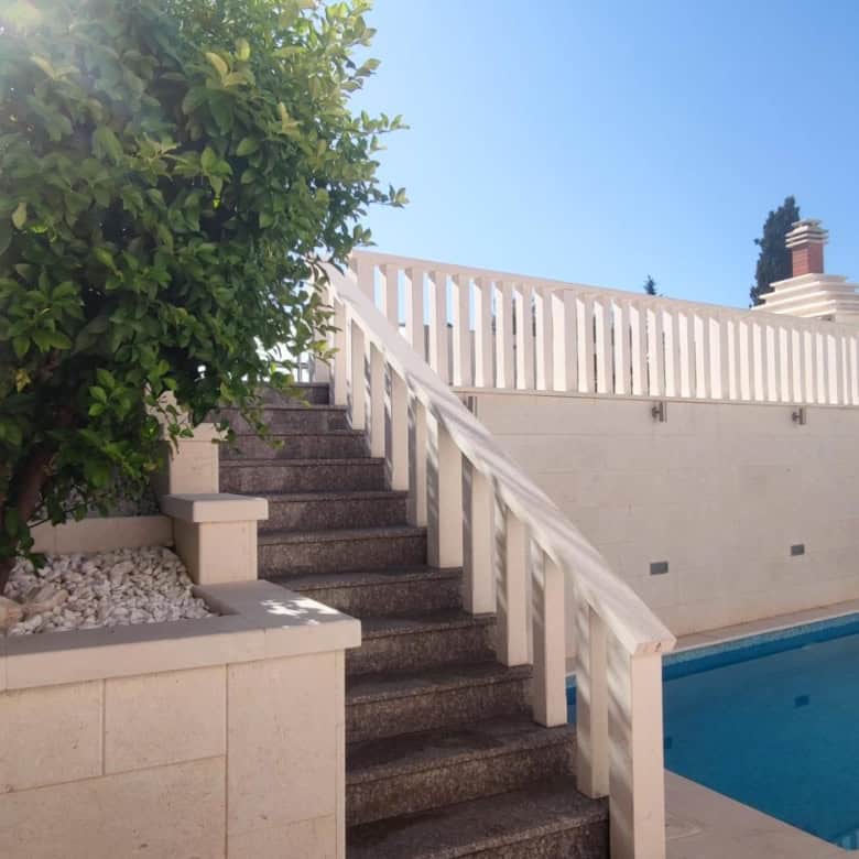Apartment with private pool and outdoor stairs in Okrug Donji Croatia.