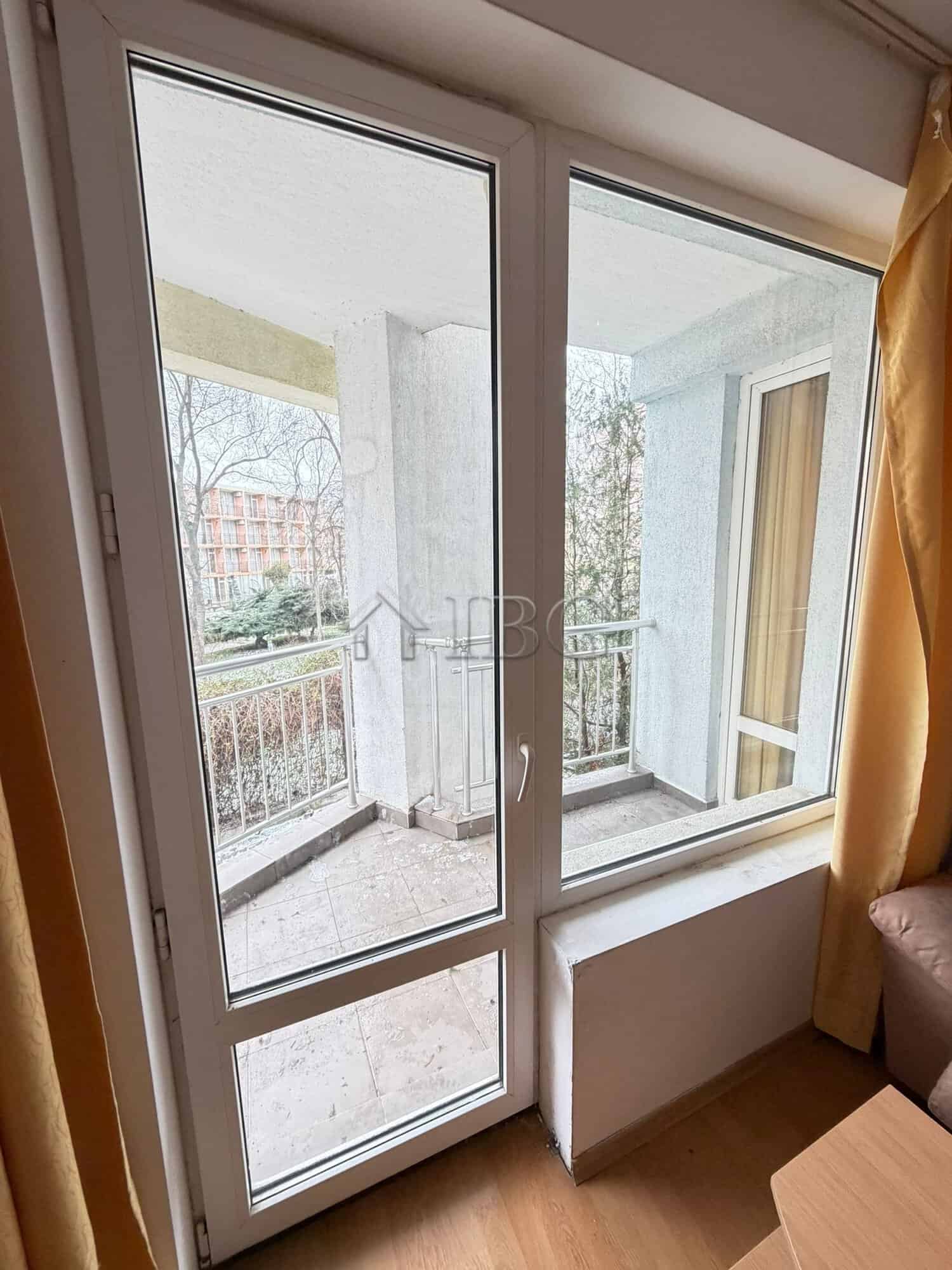 Bright apartment with balcony overlooking the sea in Sunny Beach.