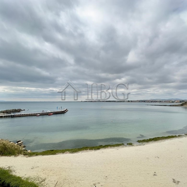Sea view apartment at Akrotiria Beach, Nessebar.