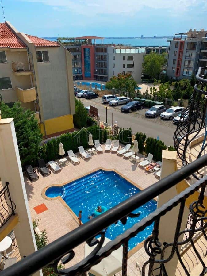 Beachfront apartment near Sveti Vlas with pool view.