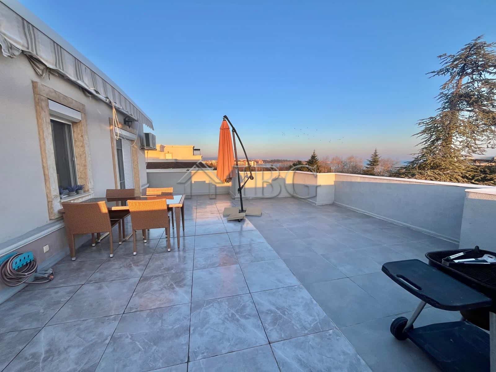 Large terrace of a 2-bedroom apartment overlooking the sea in Ravda. Perfect for relaxing and enjoyi.