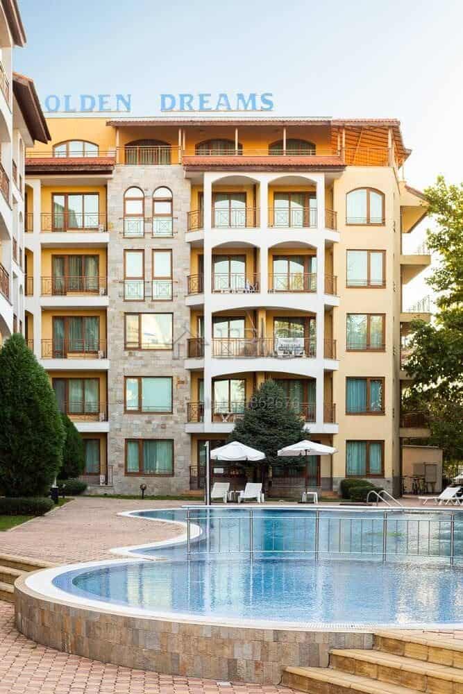Apartment in Golden Dreams, Sunny Beach with pool view.