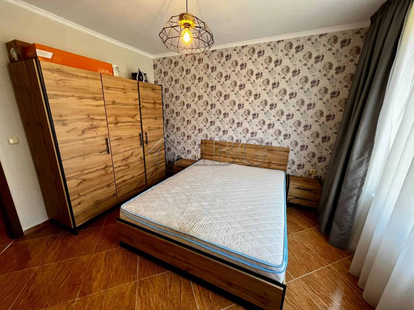 Spacious 2-bedroom apartment in Helios Complex, Sveti Vlas, featuring contemporary furnishings and a.
