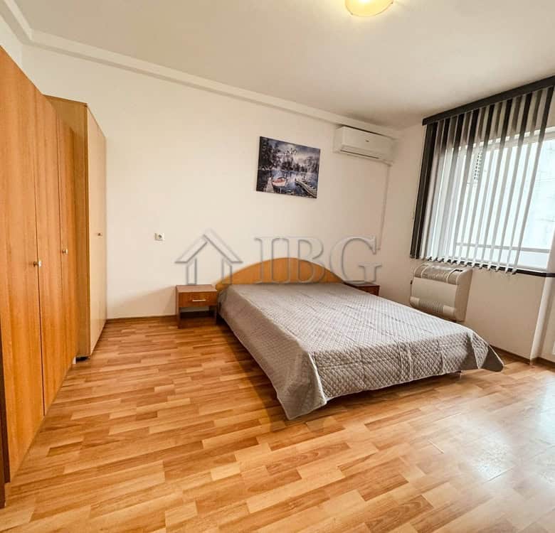 Spacious bedroom with modern furnishings in a bright apartment for rent in Druzhba 2, Ruse.