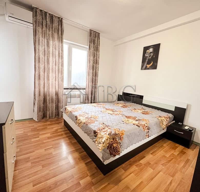 Spacious 2-bedroom apartment for rent in Druzhba 2, Ruse, featuring a bright living space and contem.