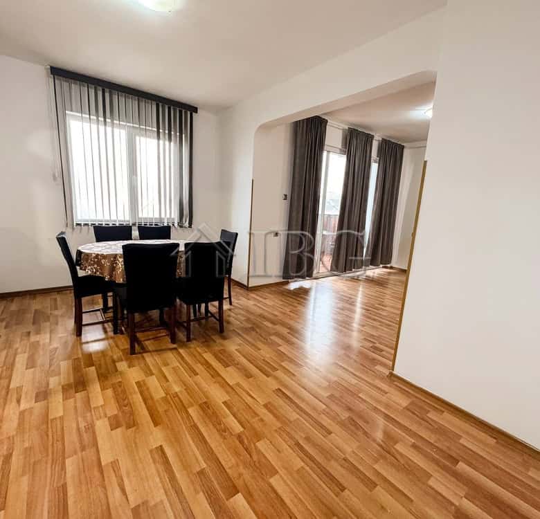 Bright 2-bedroom apartment with modern furnishings in Druzhba 2, Ruse.