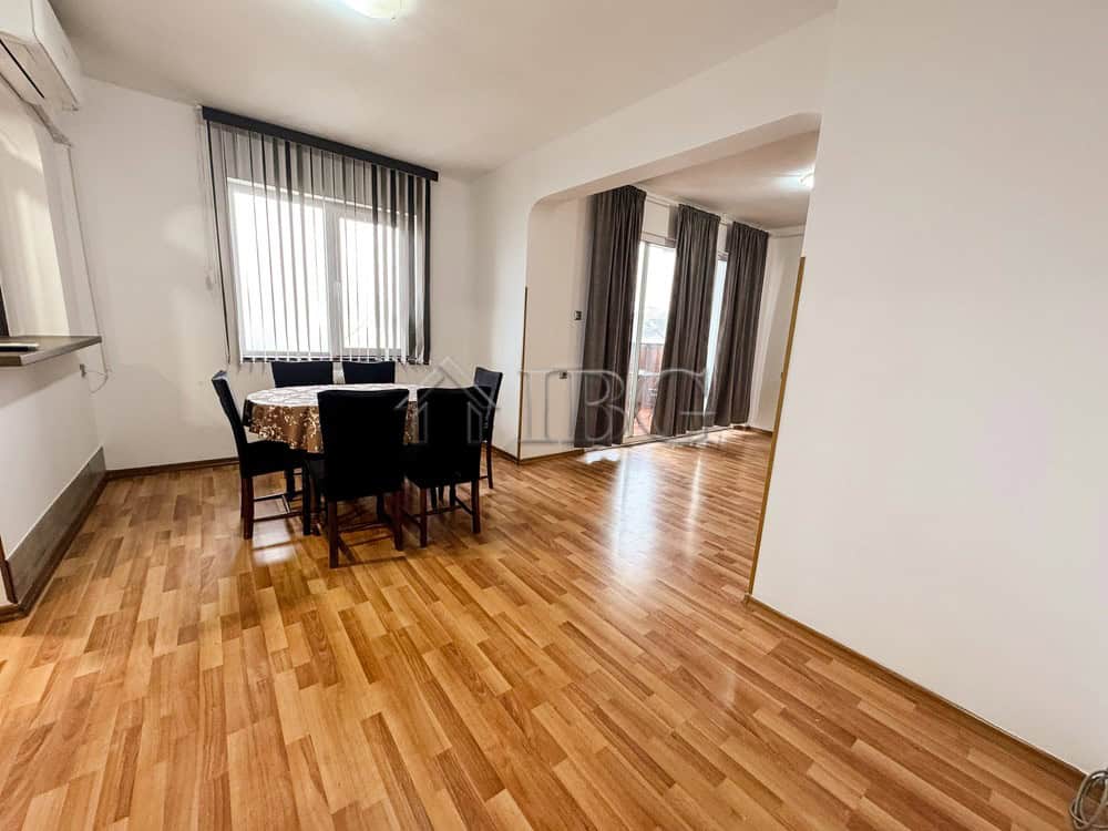 Bright 2-bedroom apartment with modern furnishings in Druzhba 2, Ruse.