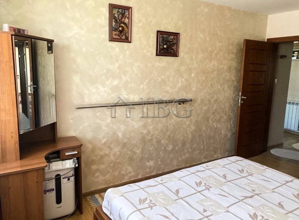 Cozy Two-Bedroom Apartment Near Ruse Center Bright apartment with two bedrooms close to Ruse's top center. Ideal for comfortable living and easy.