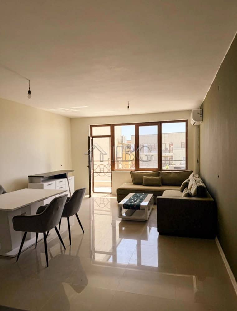 Apartment with spacious living area and balcony overlooking golf course. Perfect for relaxing holida.