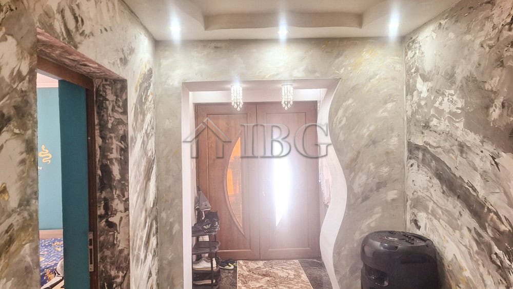 Charming renovated house featuring a spacious garden and outbuildings, located in a peaceful area cl.