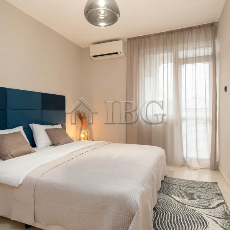 Spacious renovated 2-bedroom apartment with pool view in Sunny Beach, perfect for relaxing holidays.