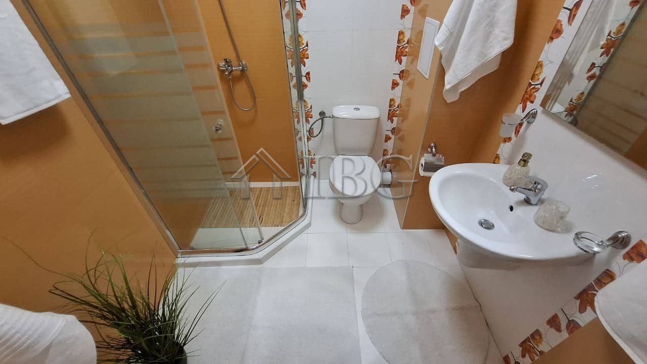Bright and spacious 2-bedroom apartment with modern bathroom in Nessebar.