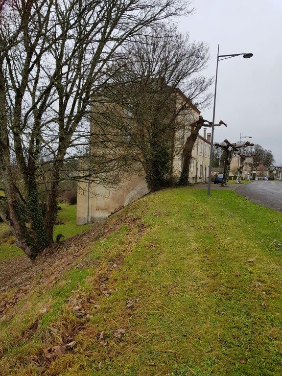 Historic building with renovation potential in Oradour Sur Vayres, Limousin, France.