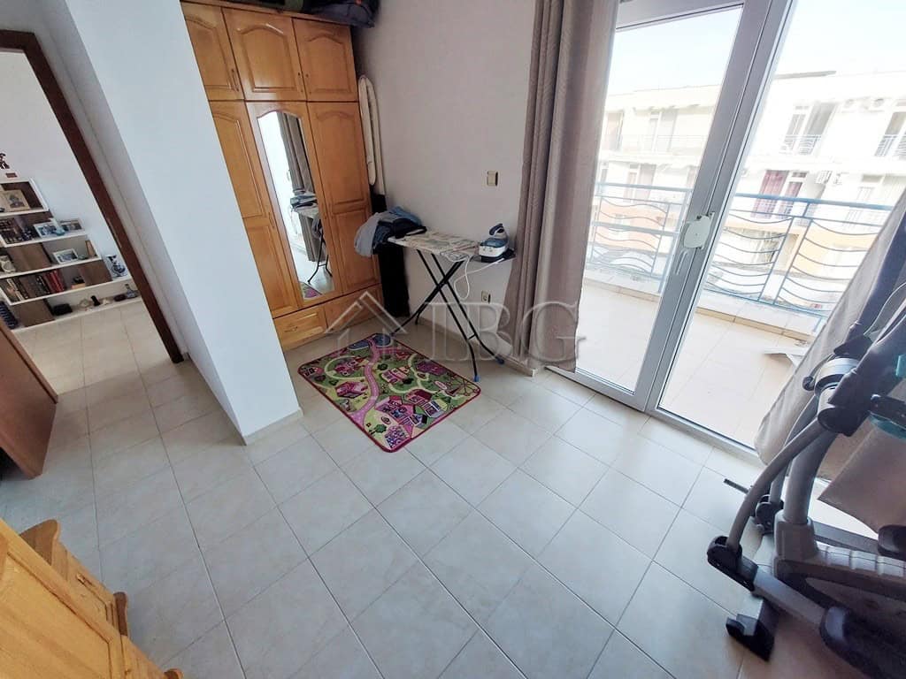 Bright 3-bedroom maisonette with balcony and sea view in Sunny Day 3 complex, Sunny Beach.