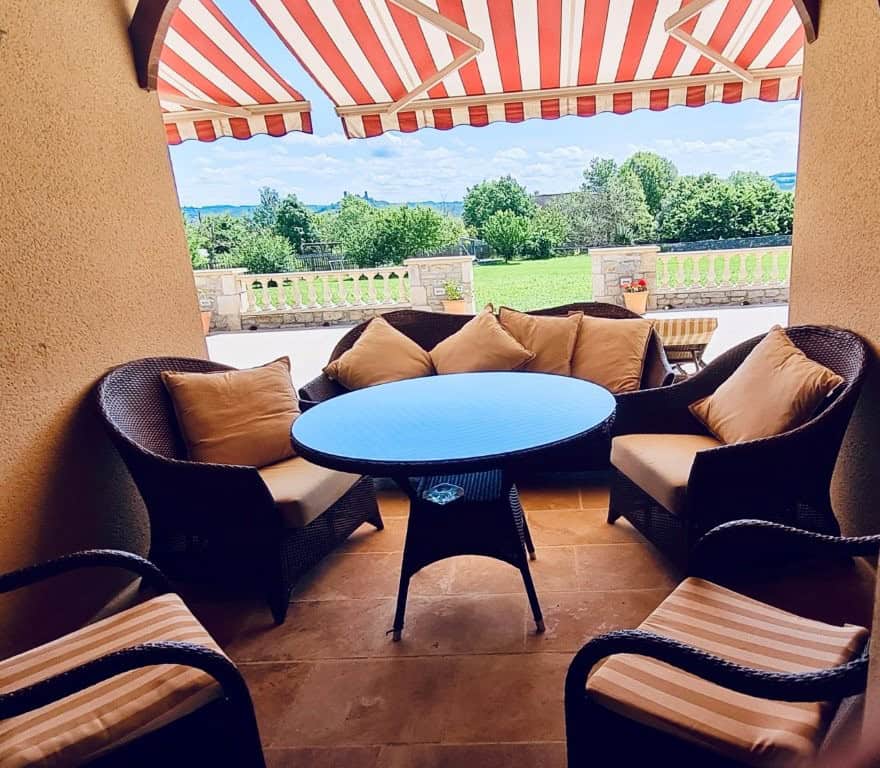 Luxury 4 Bed Le Manoir House for Sale in Dordogne Valley Le Manoir house with outdoor terrace and scenic views in Dordogne Valley, France.