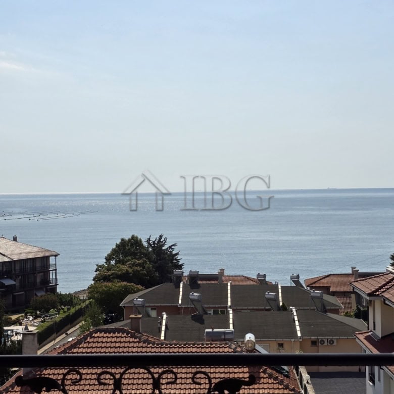 Sea view 1-bedroom apartment in LifeStyle 3, Ravda, offering stunning coastal vistas.