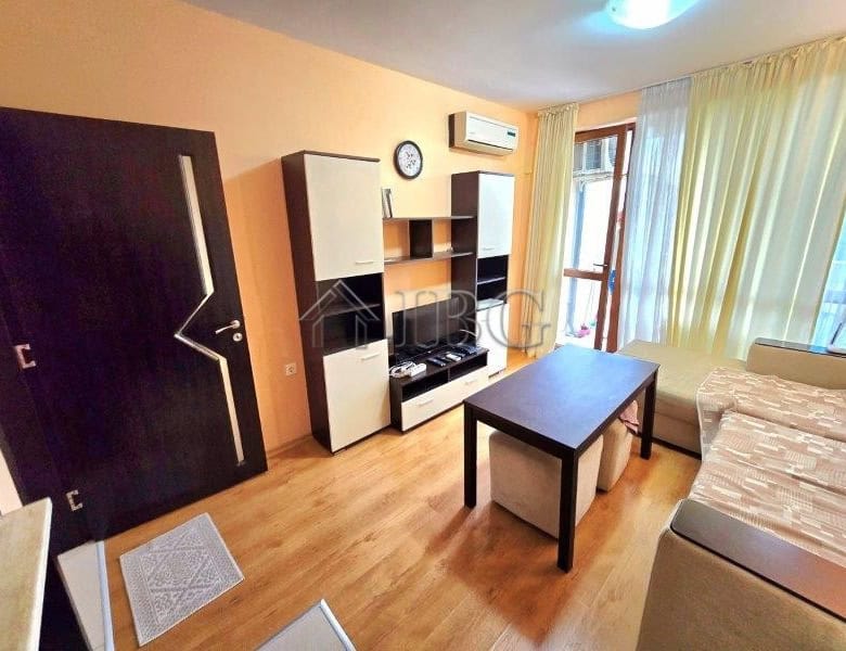 Bright apartment with pool view in Sunny Beach, perfect for relaxing holidays. Modern furnishings an.