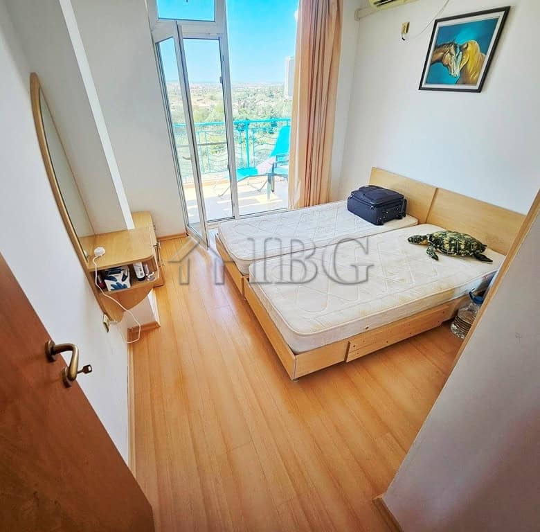 Bright apartment with balcony and sea views in Sunny Beach. Perfect for relaxing holidays or investm.