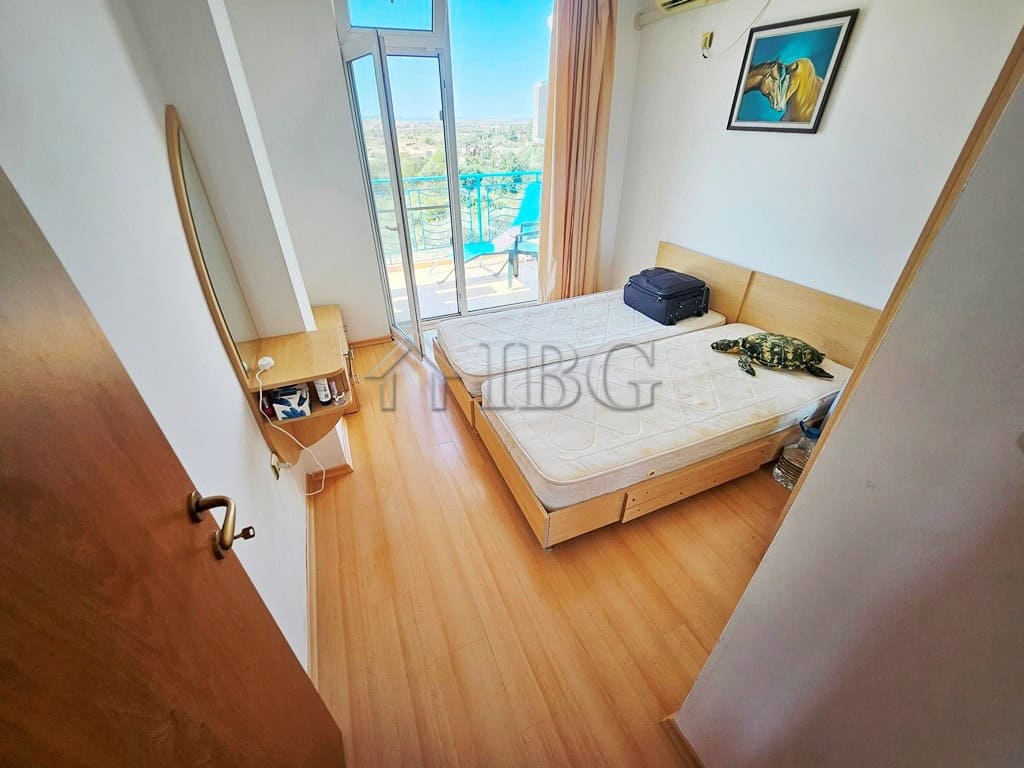 Bright apartment with balcony and sea views in Sunny Beach. Perfect for relaxing holidays or investm.