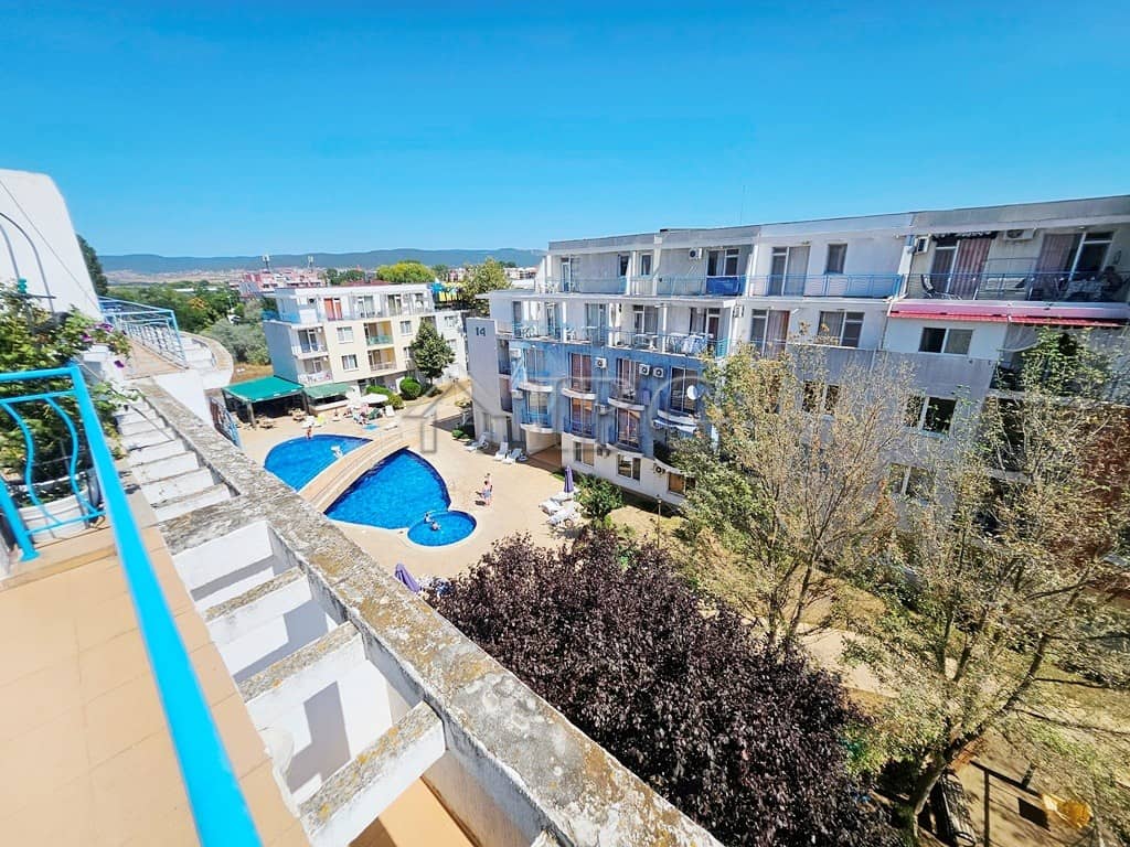 Bright 2-bedroom maisonette apartment in Sunny Day 3 complex, Sunny Beach.