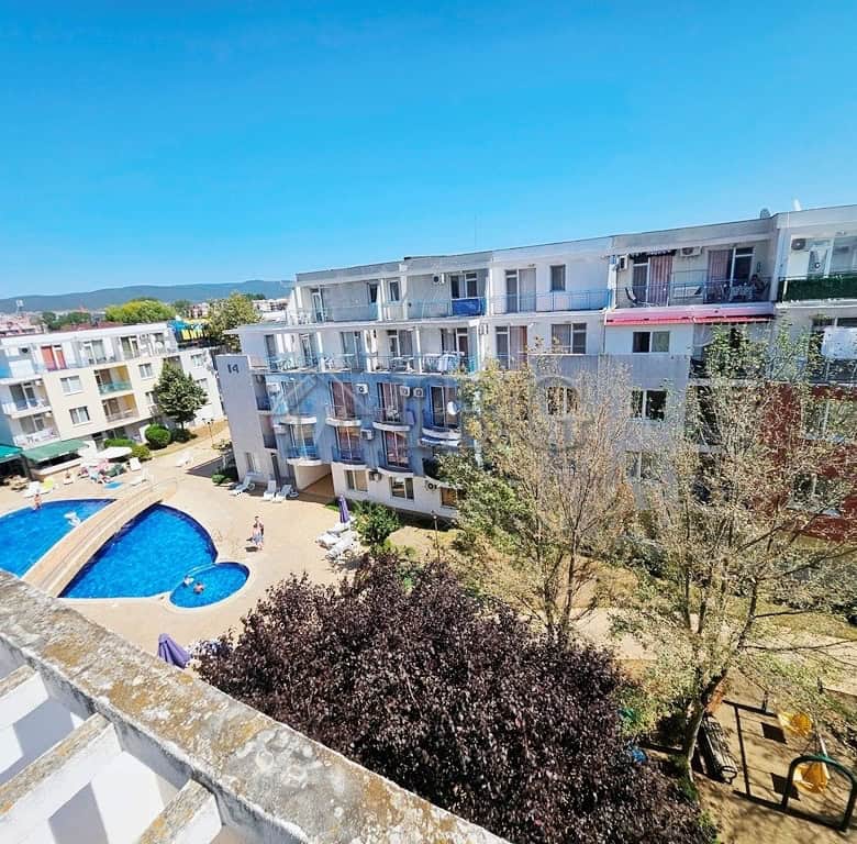 Modern 2-bedroom maisonette apartment in Sunny Day 3 complex, Sunny Beach, with pool and garden view.