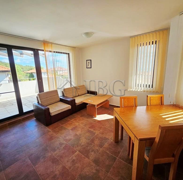 Bright 1-bedroom apartment with spacious living area in Sunny Beach.
