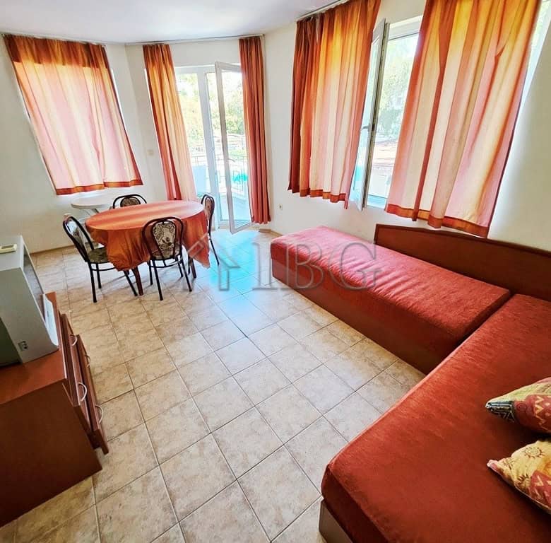 Bright 1-bedroom apartment overlooking the pool in Prestige City Complex, Sunny Beach. Perfect for r.