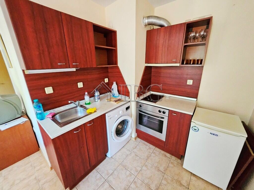 Bright 1-bedroom apartment with kitchen and pool view in Prestige City Complex, Sunny Beach.