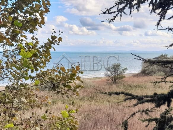 Panoramic frontal sea view from a one-bedroom apartment at Riviera Fort Beach.