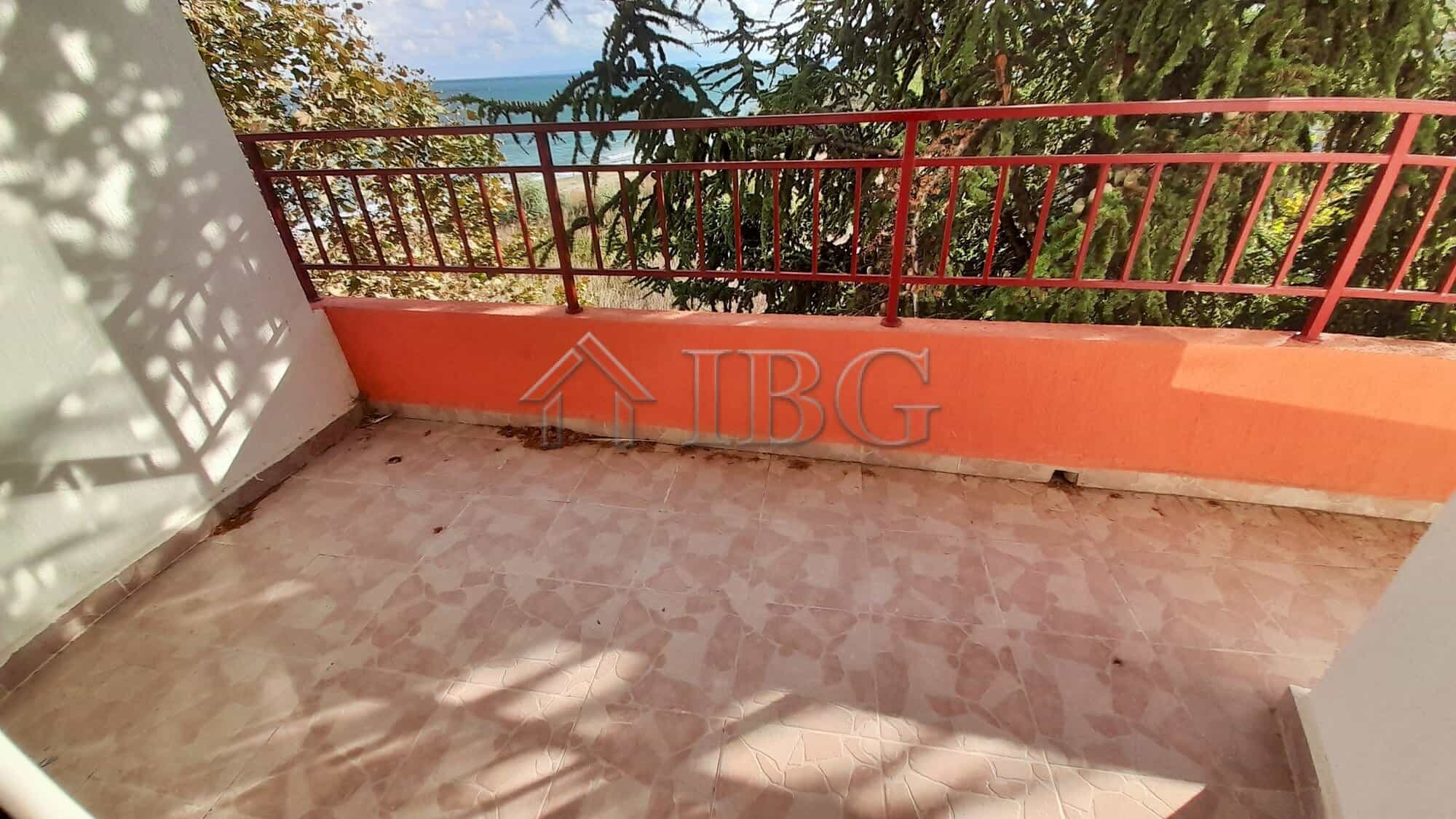One-bedroom apartment with sea view at Riviera Fort Beach, Ravda.