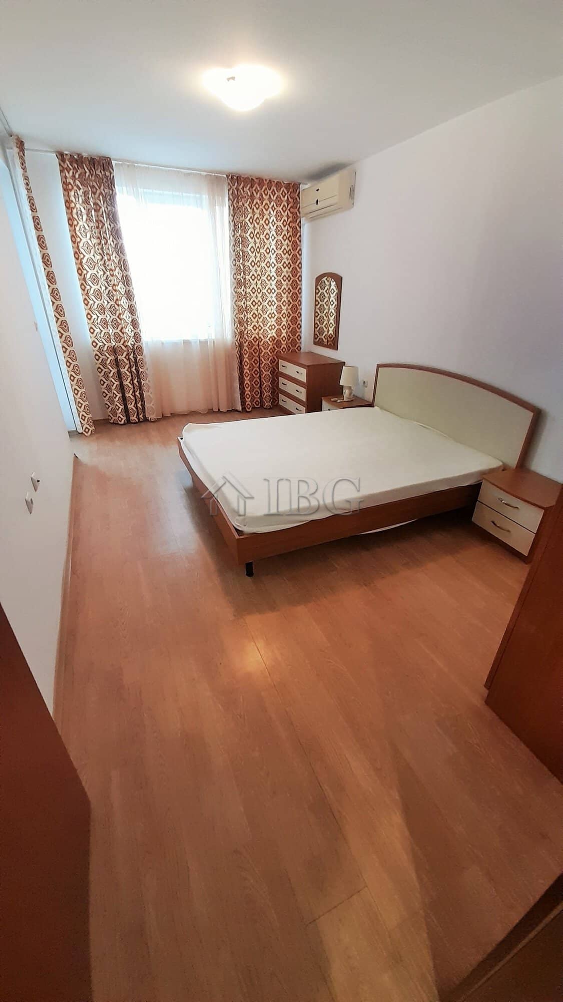 Cozy bedroom with sea views, pool access, and natural light in Riviera Fort Beach, Ravda.