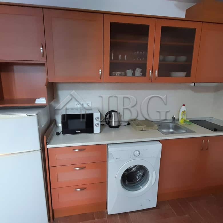 One-bedroom apartment with pool and sea views at Riviera Fort Beach, Ravda.