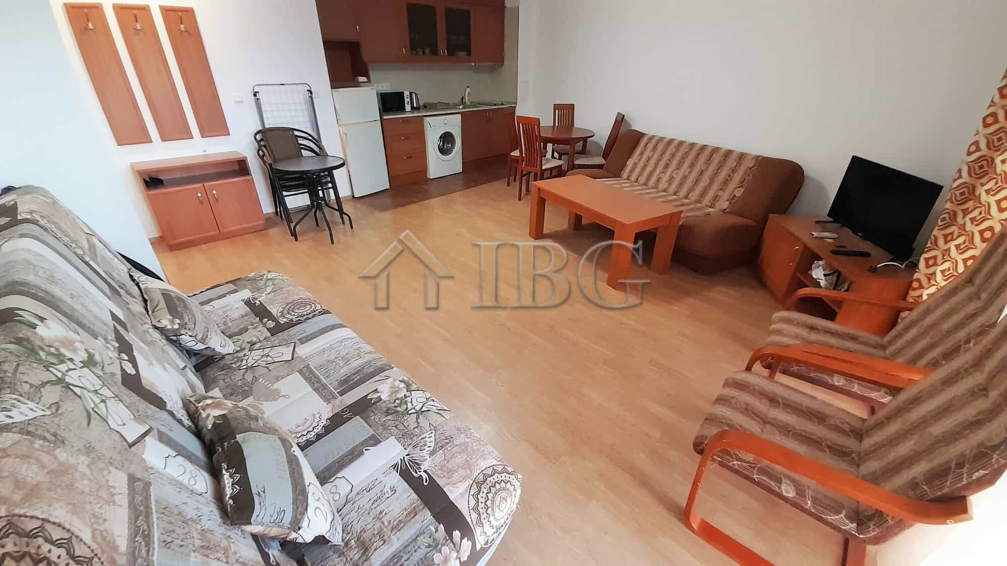 Cozy one-bedroom apartment featuring a pool and sea views at Riviera Fort Beach, Ravda. Perfect for.