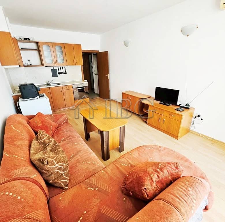 Bright 1-bedroom apartment overlooking the pool in Blue Summer Complex, Sunny Beach. Perfect for rel.