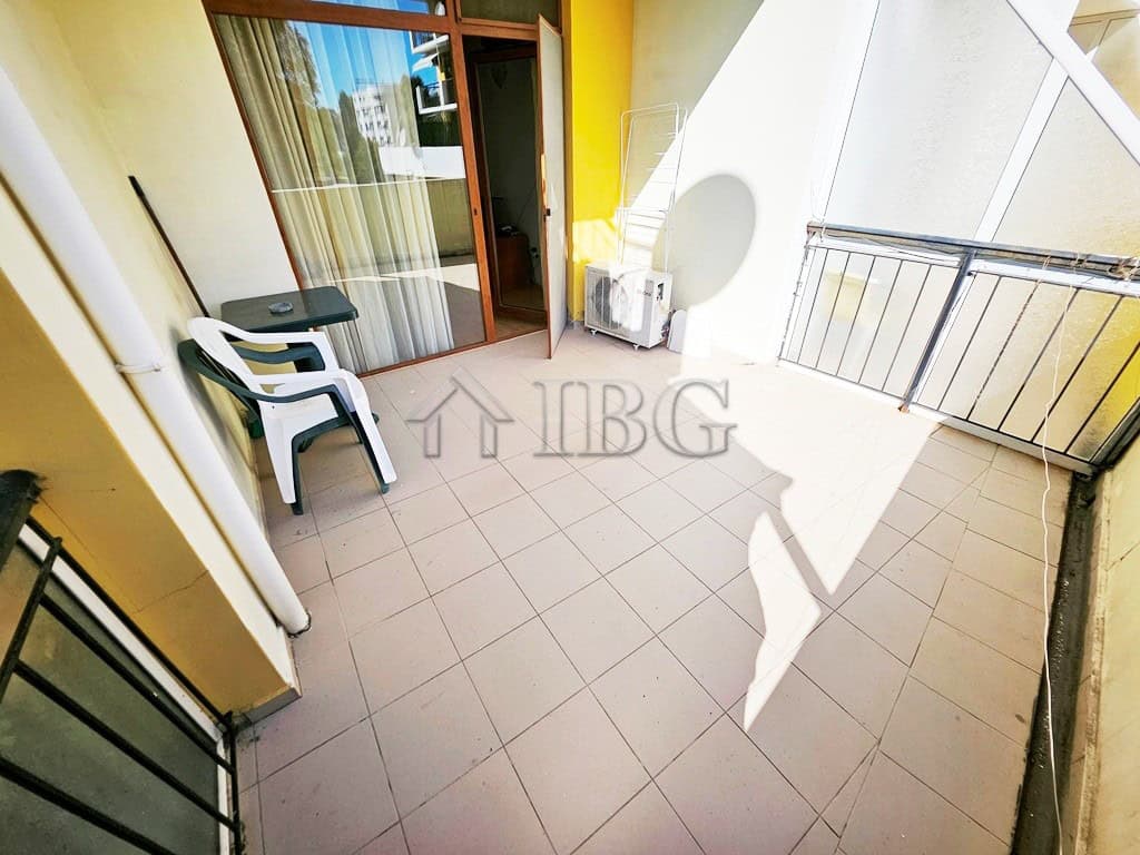 Cozy 1-Bedroom Apartment with Pool View Bright balcony of a 1-bedroom apartment overlooking pool in Sunny Beach.